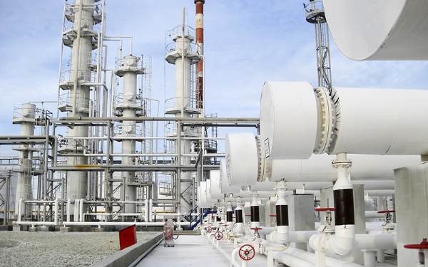 炼油厂的热交换器、炼油设备